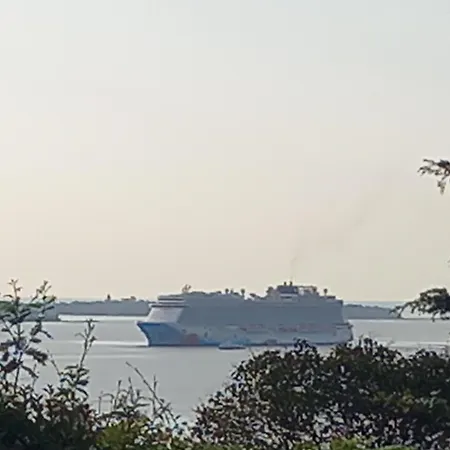 Superbe Appt 3 Pces Wi-fi Clim Piscine Vue Sur Les îles Et Les Paquebots Appartement *