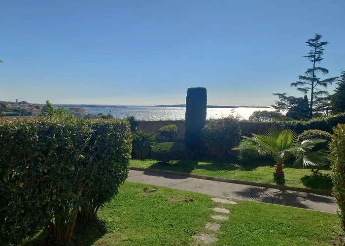 Superbe Appt 3 Pces Wi-fi Clim Piscine Vue Sur Les Iles Et Les Paquebots Apartment