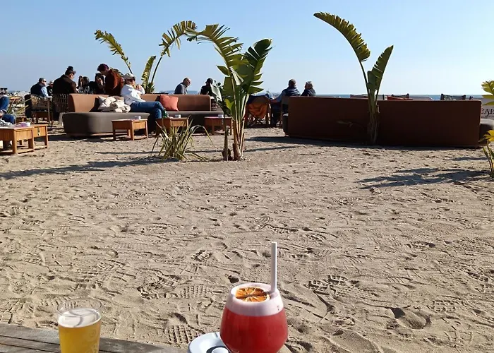 Superbe Appt 3 Pces Wi-fi Clim Piscine Vue Sur Les Iles Et Les Paquebots Apartment Cannes